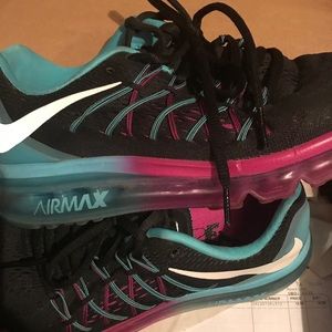 Women Nike shoes, size 8, great condition